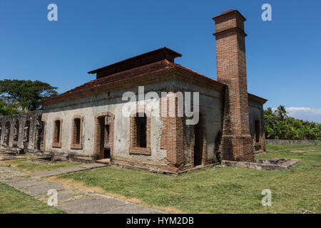 Ruines du Moulin à Sucre Nigua, ou Ingenio Boca de Nigua, construit dans les années 1600 dans la région de Nigua dans la République dominicaine. En 1796, il a été le site de la FIRS Banque D'Images