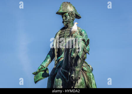 Statue équestre du roi Pierre IV Le Libérateur sur la place de la liberté à Santo Ildefonso paroisse civile de la ville de Porto, deuxième ville du Portugal Banque D'Images