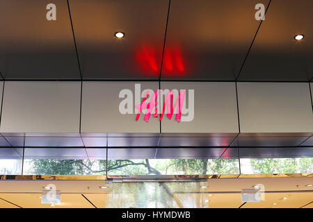 SYDNEY, AUSTRALIE - janvier 23, 2017 : Détail de la boutique HM à Sydney, Australie. HM est une multinationale suédoise retail-Clothing Company fondée à 19 Banque D'Images