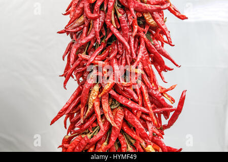 Hanging tas de poivre de cayenne. Banque D'Images