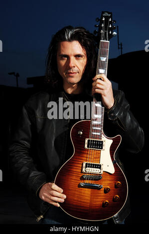 Alexander 'Alex' Nathan Skolnick (né 29 septembre 1968 à Berkeley) est un guitariste américain.photo Kazimierz Jurewicz Banque D'Images