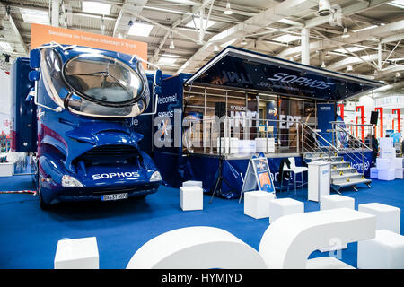 Next-gen ceber Sophos security société stand intérieur sur l'exposition Cebit 2017 à Hanovre, Allemagne Banque D'Images