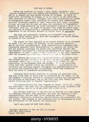 Ère de la guerre du Vietnam brochure du comité de Chicago pour mettre fin à la guerre au Vietnam, le Viet Nam est en train de mourir !" plaidoyer pour le citoyen à s'informer et prendre des mesures pour contribuer à mettre un terme à l'action militaire, Chicago, IL, 1967. Banque D'Images