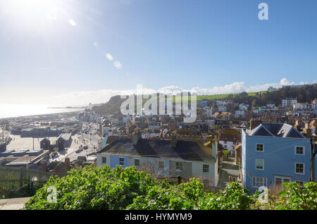 Soleil sur la ville de Hastings dans l'East Sussex Banque D'Images