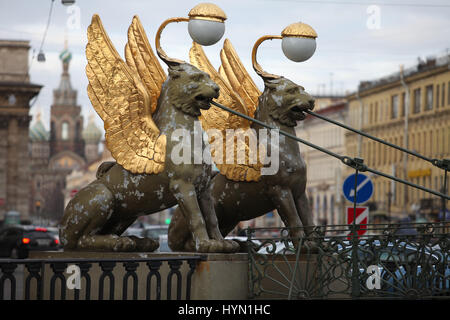 Saint-pétersbourg, Russie, 23 février 2015 Banque mondiale Griffins Pont lions ailés Banque D'Images