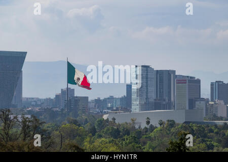 Cityscape vue depuis le château de Chapultepec de Mexico Banque D'Images