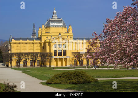 Pavillon des arts de Zagreb est une galerie d'art à Zagreb, Croatie. Créé en 1898, c'est la plus ancienne galerie dans le sud-est de l'Europe et le seul purpos Banque D'Images