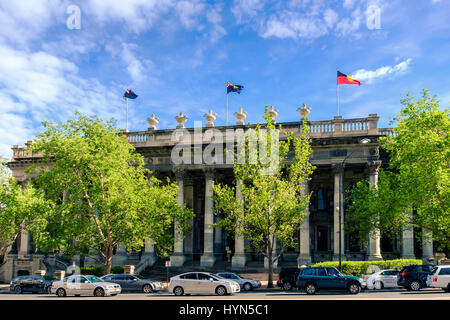 Adelaide, Australie - 25 octobre 2016 : Old Parliament House vue sur North Terrace Adélaïde en un jour Banque D'Images