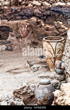 Santorin, Grèce - 23 juillet 2015 : Akrotiri est un site archéologique de l'âge du Bronze Minoen sur l'île grecque de Santorin (Thera). Banque D'Images