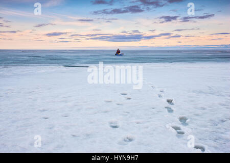 La pêche sur glace sur le lac Winnipeg au Manitoba, Canada Banque D'Images