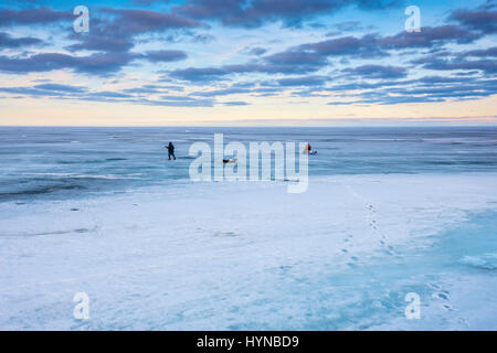 La pêche sur glace sur le lac Winnipeg au Manitoba, Canada Banque D'Images