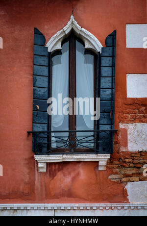 Venise, Italie - CIRCA MAI 2015 : Windows typique à Venise Banque D'Images