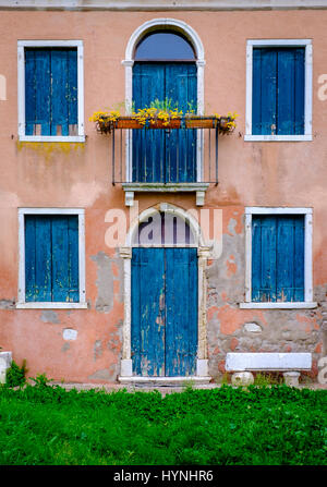 Venise, Italie - CIRCA MAI 2015 : façade typiquement à Torcello, Venise. Banque D'Images