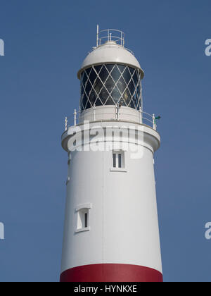 Portland Bill Lighthouse section supérieure montrant le balcon et fenêtres lanterne Banque D'Images