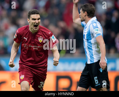 Munich, Allemagne. Le 05 Avr, 2017. Stuttgart, Marcin Kaminski célèbre son égalisation 1-1 lors de la 2e Bundesliga allemande match de foot entre TSV 1860 Munich et le VfB Stuttgart dans l'Allianz Arena de Munich, Allemagne, 05 avril 2017. (CONDITIONS D'EMBARGO - ATTENTION : En raison de la lignes directrices d'accréditation, le LDF n'autorise la publication et l'utilisation de jusqu'à 15 photos par correspondance sur internet et dans les médias en ligne pendant le match.) Photo : Sven Hoppe/dpa/Alamy Live News Banque D'Images