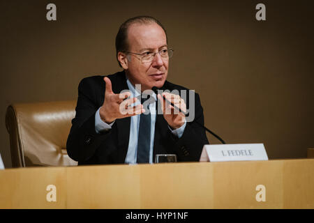 Rome, Italie. 06 avr, 2017. Ivan Fedele parle au cours de la conférence de présentation de la danse, théâtre et musique de la Biennale de Venise 2017 à l'Auditorium de l'Ara Pacis à Rome, Italie. Credit : Jacopo Landi/éveil/Alamy Live News Banque D'Images