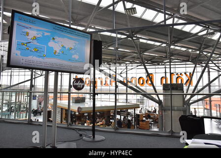 Cologne, Allemagne. 6ème apr 2017. Vue sur le terminal d'arrivée de l'aéroport de Cologne/Bonn, près de Cologne, Allemagne, 6 avril 2017. - Aucun FIL SERIVCE - Photo : Horst Galuschka/dpa/Alamy Live News Banque D'Images