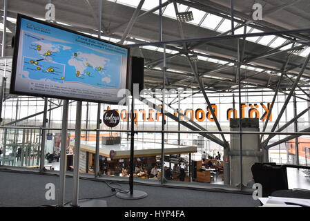 Cologne, Allemagne. 6ème apr 2017. Vue sur le terminal d'arrivée de l'aéroport de Cologne/Bonn, près de Cologne, Allemagne, 6 avril 2017. - Aucun FIL SERIVCE - Photo : Horst Galuschka/dpa/Alamy Live News Banque D'Images