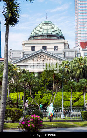 Parc de la paix avec vue arrière du Musée National de Taïwan, Taipei, Zhongzheng Banque D'Images