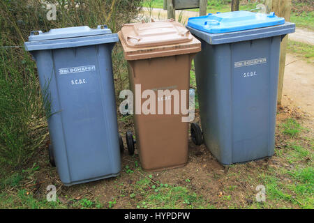 Trois bacs pour trier les déchets ménagers, Shottisham, Suffolk, Angleterre, RU Banque D'Images