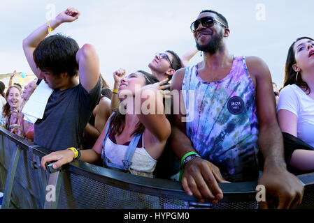 Barcelone - JUN 20 : personnes dans un concert au festival Sonar le 20 juin 2015 à Barcelone, Espagne. Banque D'Images