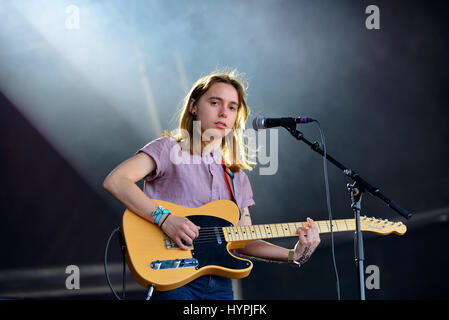 Barcelone - 2 juin : Julien Baker (auteur-compositeur-interprète folk) se produit en concert au Primavera Sound Festival 2016 le 2 juin 2016 à Barcelone, Espagne. Banque D'Images