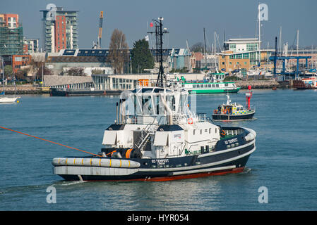 Tempest SD d'un nouveau remorqueur Marine Serco à Portsmouth. Banque D'Images