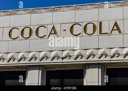 Indianapolis - Circa Octobre 2016 : l'ancienne usine d'embouteillage de Coca-Cola à l'art déco. L'ouverture de l'usine de coke en 1931 VII Banque D'Images