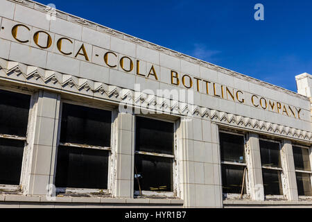Indianapolis - Circa Octobre 2016 : l'ancienne usine d'embouteillage de Coca-Cola à l'art déco. L'ouverture de l'usine de coke en 1931 VI Banque D'Images