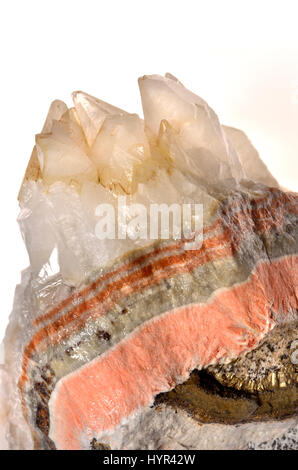 Dennis Jacobi bagués (Célestin) Sulfate de strontium, de sphalérite et de cristaux de calcite Banque D'Images