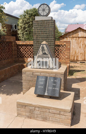 NOUPOORT, AFRIQUE DU SUD - le 21 mars 2017 : le centenaire du Voortrekker Monument à Trompsburg, Noupoort, une petite ville de la Province du Cap du Nord Banque D'Images