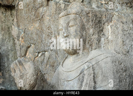 Sculptures de Bouddha antique et grottes avec des grottes de Longmen à Luoyang dans la province du Henan en Chine. Banque D'Images