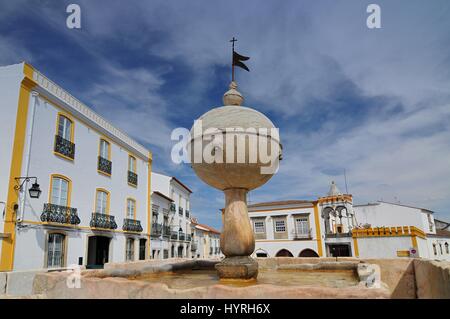 Portugal, Evora, fontaine Portas de Moura Banque D'Images