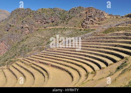 Pérou, Pisac, village péruvien dans la vallée sacrée sur la rivière Urubamba Banque D'Images