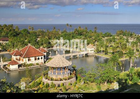 Panorama de Tirtagangga palais aquatique Taman Ujung sur Bali Banque D'Images