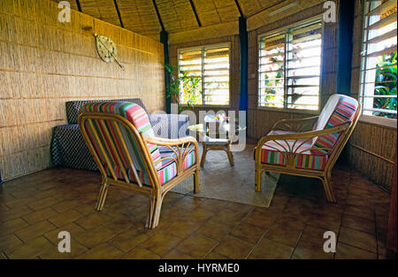 L'intérieur typique d'un Bure Fidjien, dans les îles Fidji, zone du Pacifique Sud. Banque D'Images