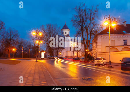 Rue pittoresque de nuit, Vilnius, Lituanie Banque D'Images