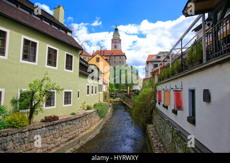 Vieille ville avec château et le coude de la rivière Vltava, Cesky Krumlov en République tchèque. Banque D'Images