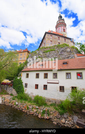 Vieille ville avec château et le coude de la rivière Vltava, Cesky Krumlov, République tchèque. Banque D'Images