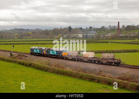 Déchets nucléaires transportées en cabine de transport contenant une fiole de déchets nucléaires par Direct Rail Services Class 57 train de fret à Sellafield. Banque D'Images