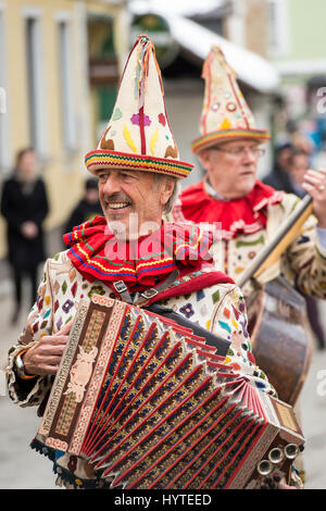 Ausseer, Flinserl Flinserlmusikanten, les personnes en costumes, musiciens, instruments, Bad Aussee, Styrie, Autriche Banque D'Images