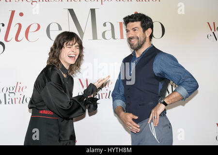 Rome, Italie. 06 avr, 2017. Photocall de "oglie e marito' un film par Kasia Smutniak avec Simone Godano, Pierfrancesco Favino, Valerio Aprea. Credit : Lucia Casone/Pacific Press/Alamy Live News Banque D'Images