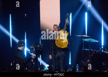 Bryan Adams fonctionne à la remise des Prix Juno 2017. Banque D'Images