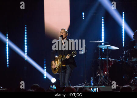 Bryan Adams fonctionne à la remise des Prix Juno 2017. Banque D'Images