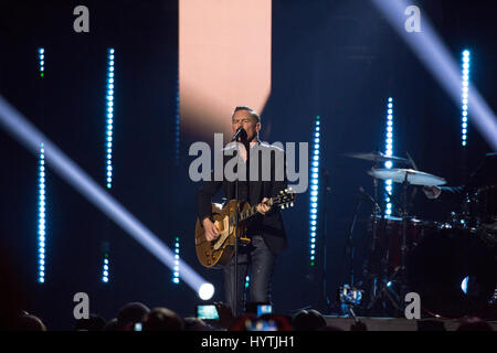 Bryan Adams fonctionne à la remise des Prix Juno 2017. Banque D'Images