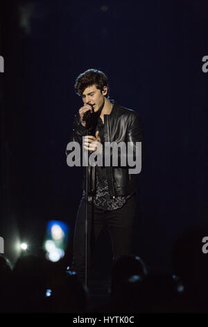 Shawn Mendes, lauréat du Prix du choix du ventilateur, effectue à la remise des Prix Juno 2017. Banque D'Images