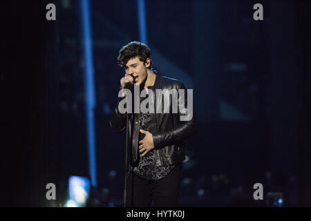 Shawn Mendes, lauréat du Prix du choix du ventilateur, effectue à la remise des Prix Juno 2017. Banque D'Images