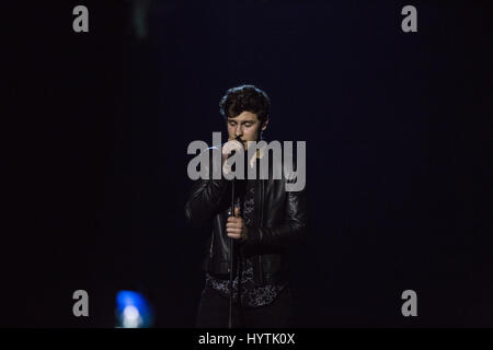 Shawn Mendes, lauréat du Prix du choix du ventilateur, effectue à la remise des Prix Juno 2017. Banque D'Images