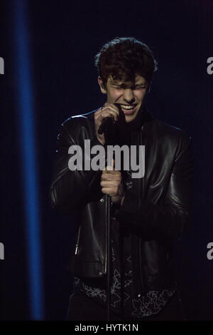 Shawn Mendes, lauréat du Prix du choix du ventilateur, effectue à la remise des Prix Juno 2017. Banque D'Images