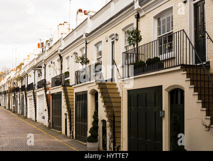 Maisons dans Holland Park Mews. Maisons dans mews sont l'un des plus luxueux et souhaitable à Londres Banque D'Images